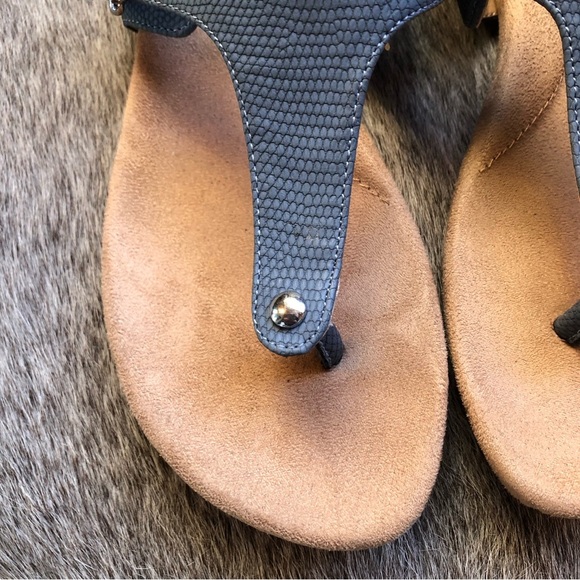 Like New Giani Bernini Rivver sandal memory foam heel slate blue color 8 - Picture 3 of 9